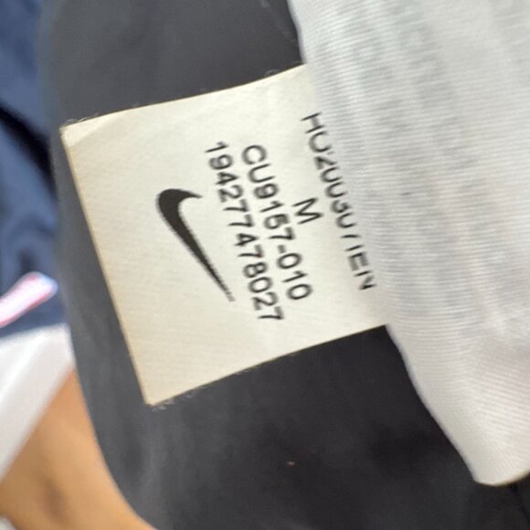 Nike Filled Hooded Zip Jacket • Black • Size Medium • Street / Outdoor Essential - Picture 14 of 14